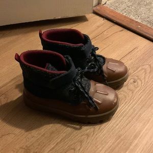 Boys winter boots size 10